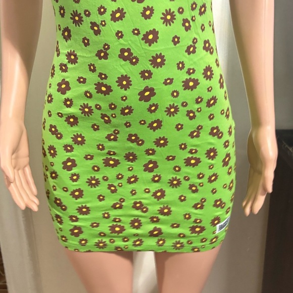 NWT THE RAGGED PRIEST Women’s Green Daisy Print Mini Dress - Picture 8 of 16